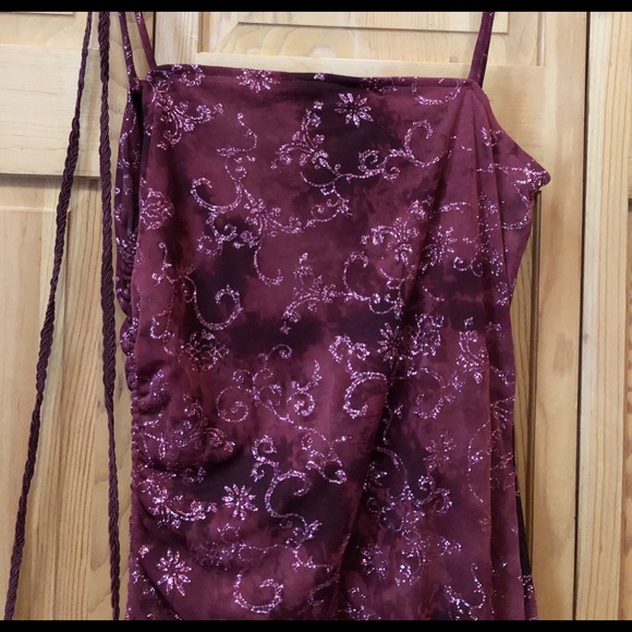 Ladies Formal Dress - Picture 3 of 7